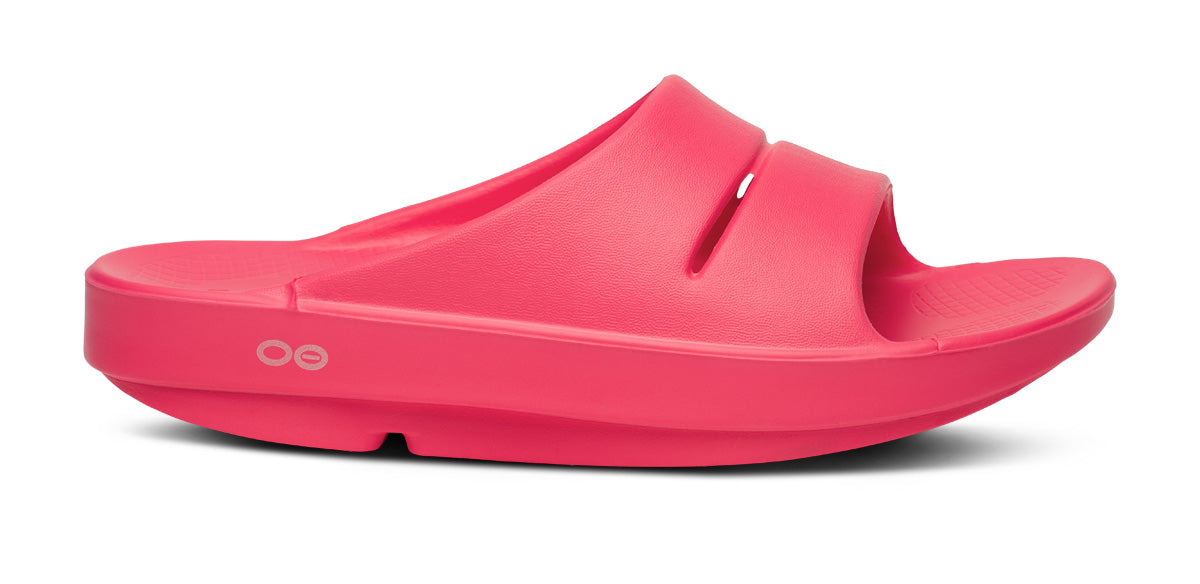 OOFOS Women&#39;s OOahh Slide - Neon Berry