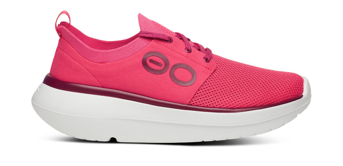 OOFOS Women&#39;s OOmy Stride Shoe - Neon Berry