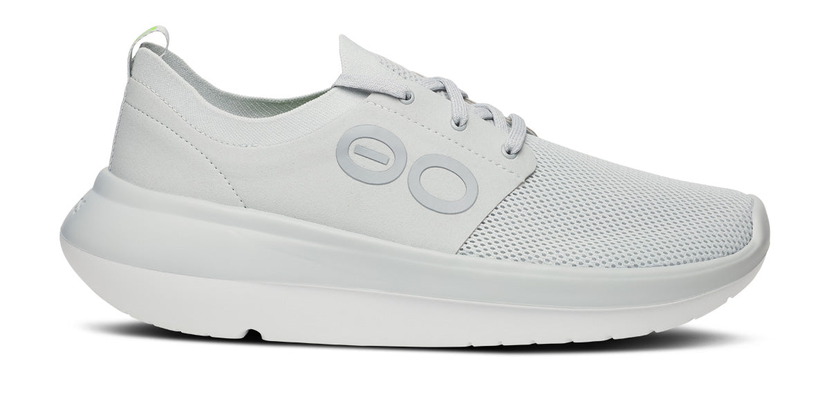 OOFOS Men&#39;s OOmy Stride Shoe - White/Grey