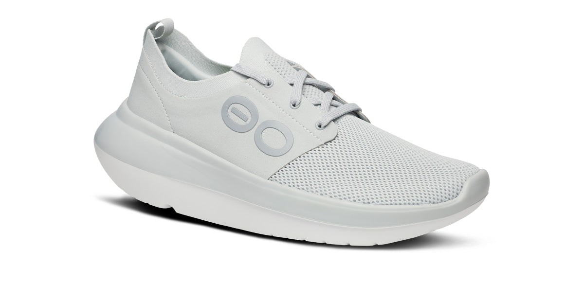 OOFOS Men&#39;s OOmy Stride Shoe - White/Grey