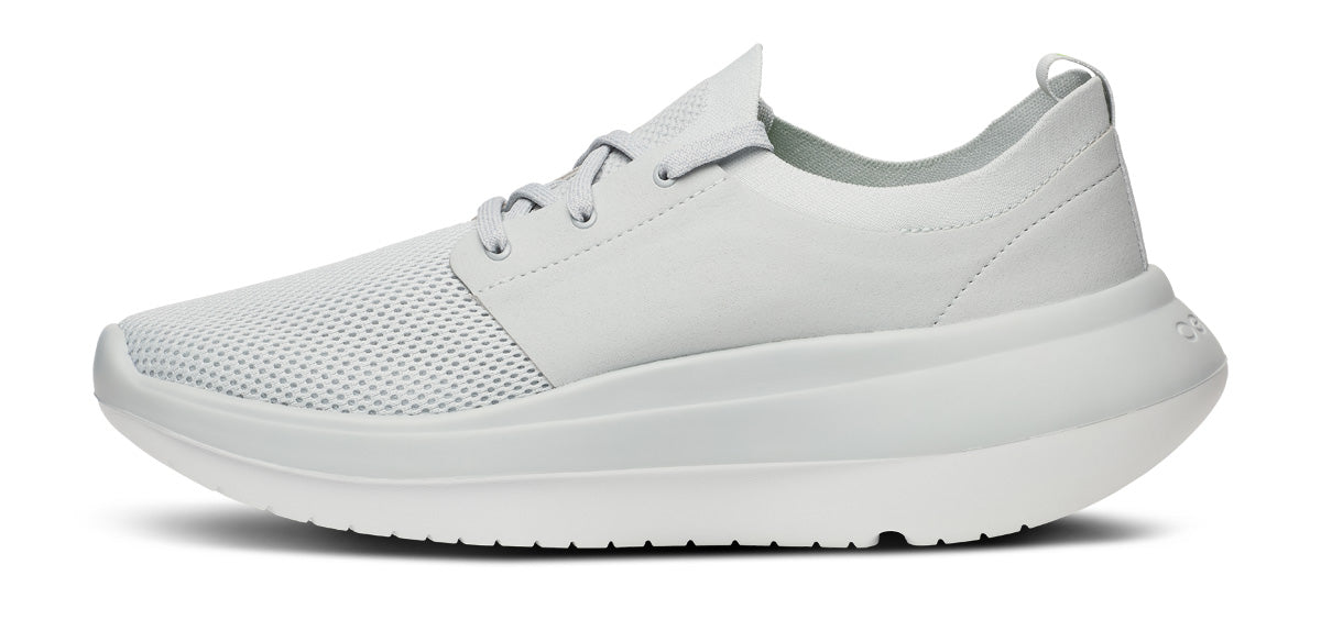 OOFOS Men&#39;s OOmy Stride Shoe - White/Grey