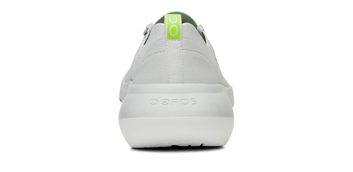 OOFOS Men&#39;s OOmy Stride Shoe - White/Grey