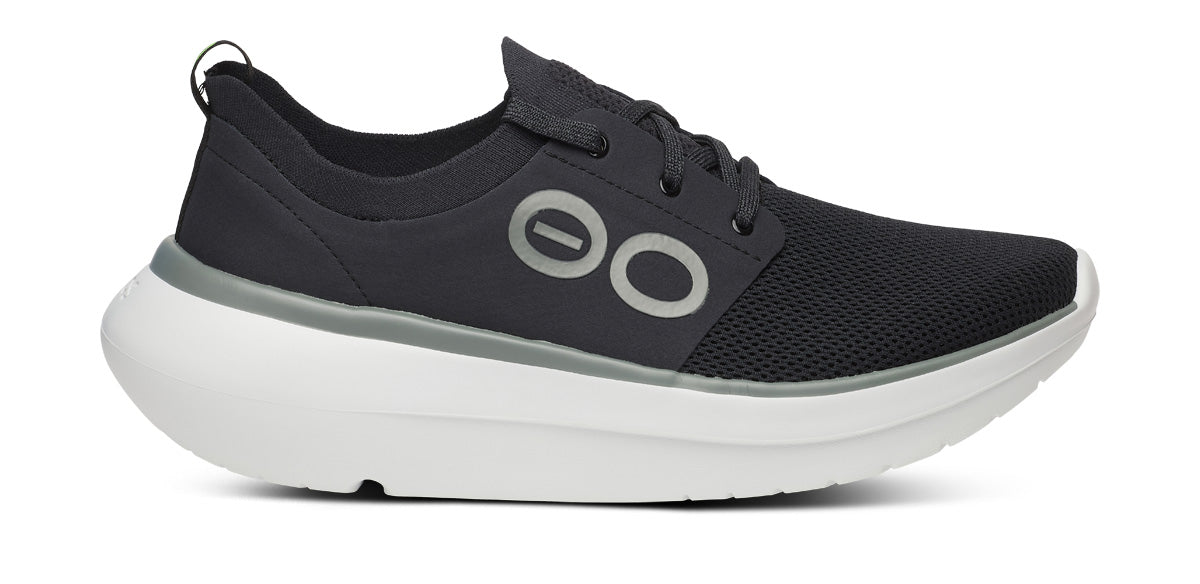 OOFOS Men&#39;s OOmy Stride Shoe - White/Black