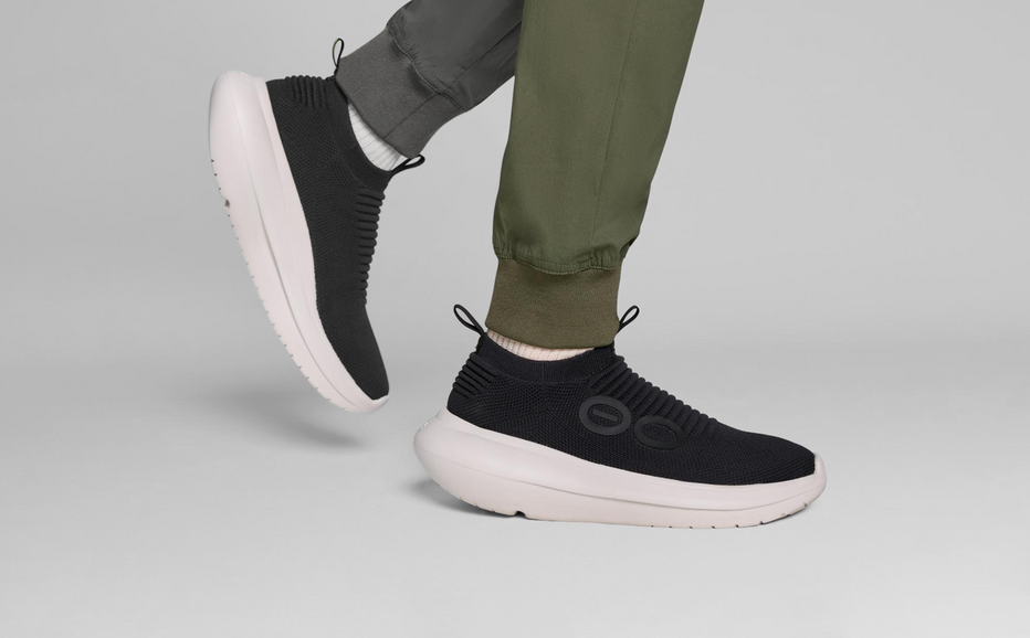 OOFOS Men&#39;s OOmy Zen - Chalk/Black