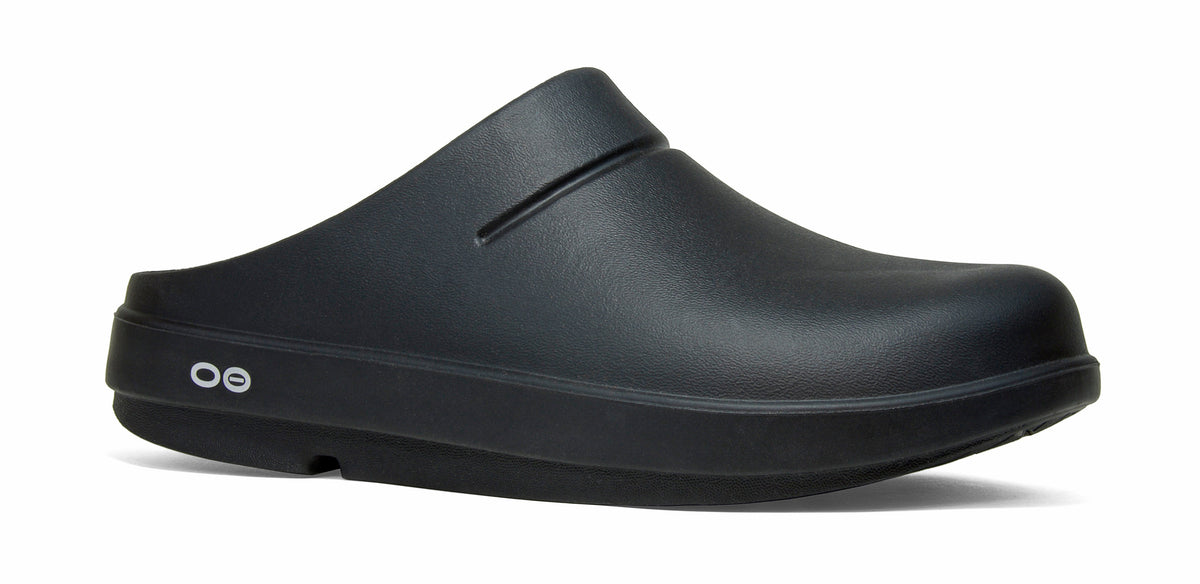 OOFOS Women&#39;s OOcloog Clog - Black